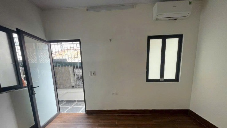 Cho thuê nhà ở nhóm 6 người nguyên căn Tam Khương - Đống Đa DT  25m2 - 3 tầng - 2 ngủ - Giá 12 Triệu (CTL)